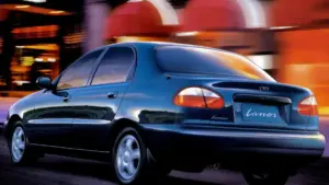 سيارة دايو لانوس موديل ١٩٩٧ لونها أزرق رمادي