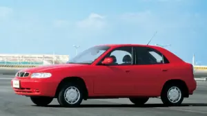 سيارة دايو نوبيرا ١٩٩٧ لون احمر