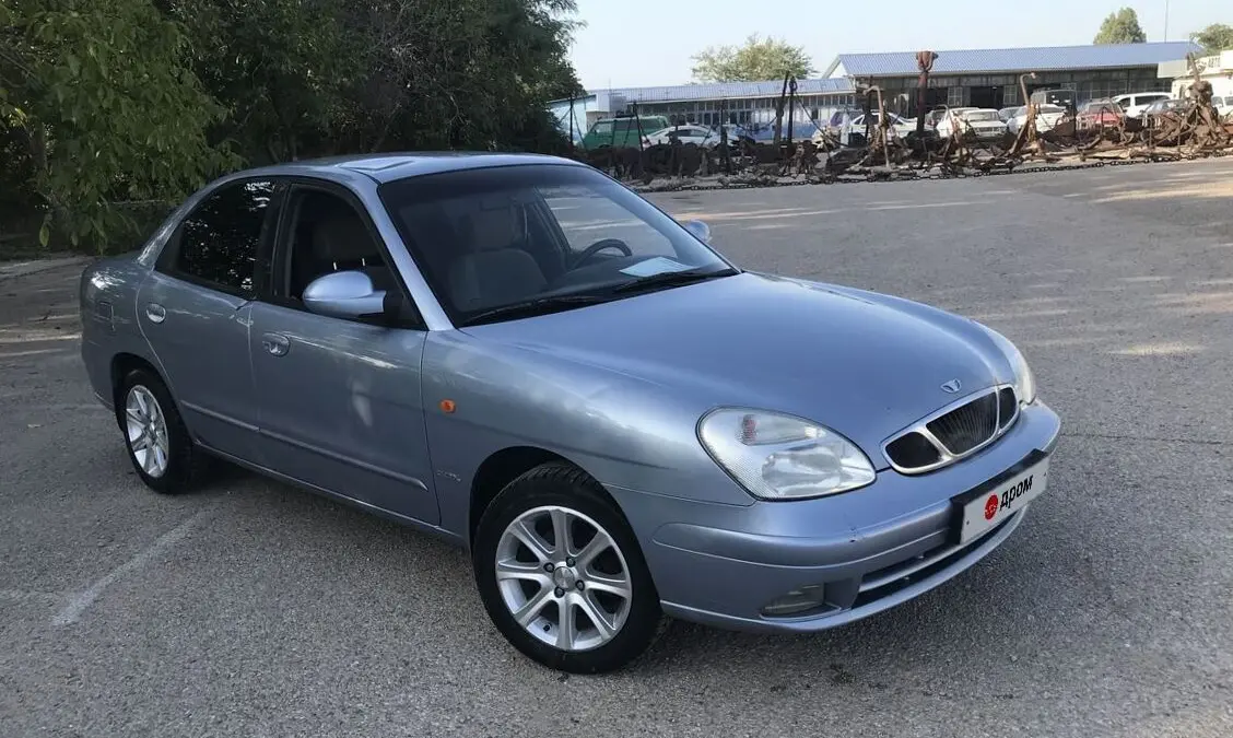 سيارة دايو نوبيرا ٢٠٠٢ لون فضي