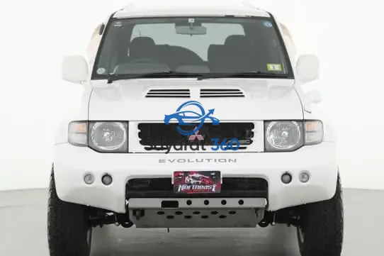 ميتسوبيشي - زاوية 3/4 أمامية (3/4 Front)