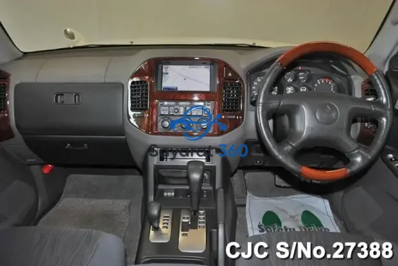 ميتسوبيشي - المقصورة (Interior)