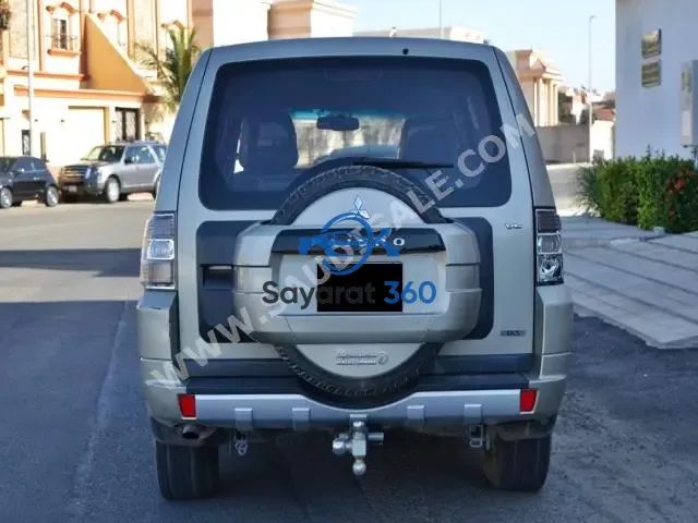 ميتسوبيشي - خلفية (Rear View)