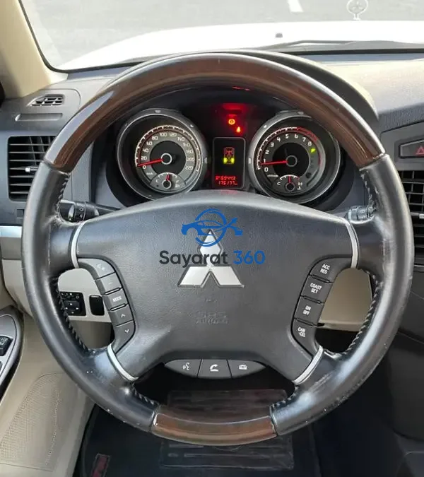 ميتسوبيشي - لوحة القيادة (Dashboard)