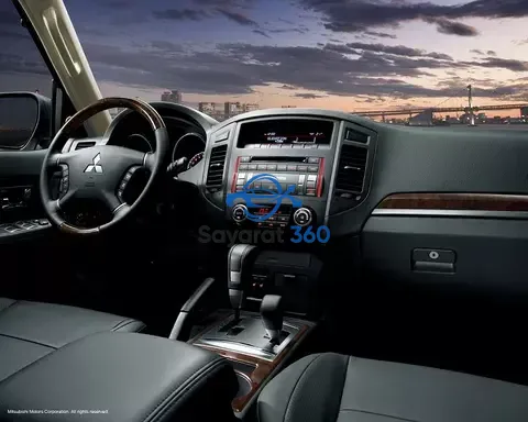 ميتسوبيشي - لوحة القيادة (Dashboard)