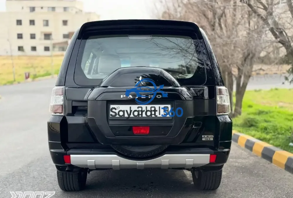 ميتسوبيشي - خلفية (Rear View)