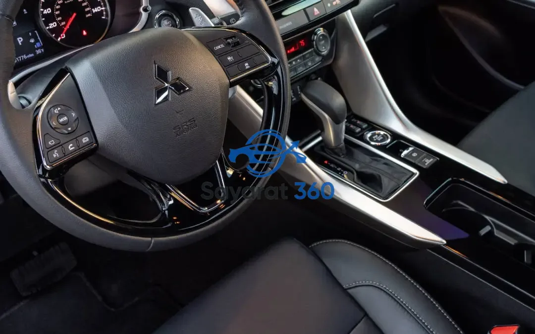 ميتسوبيشي - المقصورة (Interior)