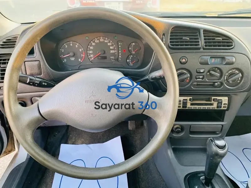 ميتسوبيشي - لوحة القيادة (Dashboard)