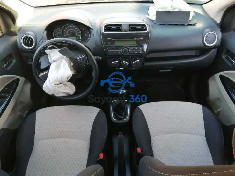 ميتسوبيشي - لوحة القيادة (Dashboard)