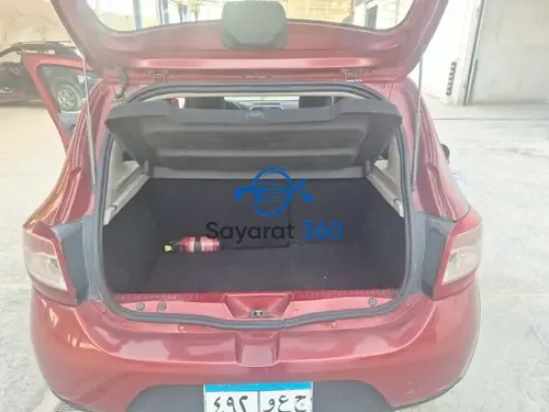 رينو - صندوق الأمتعة (Trunk)